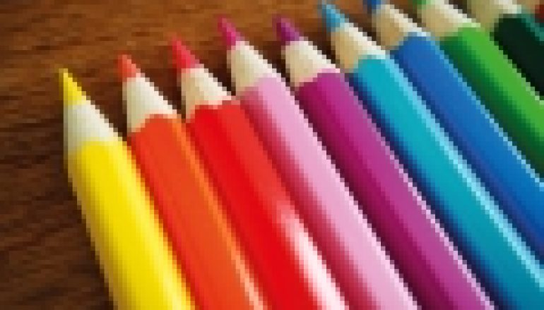 „Kredki zamiast kwiatka” – Inicjatywa studentów z Poznania