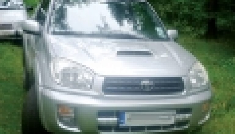 RAV4 drugiej generacji  – jeszcze terenówka?