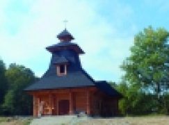 Nadleśnictwo Stuposiany – Drewniany kościół w Mucznem